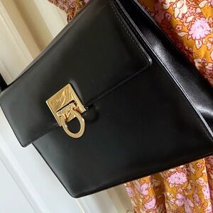 Salvatore, Ferragamo vintage GANCINI leather shoulder bag EUC